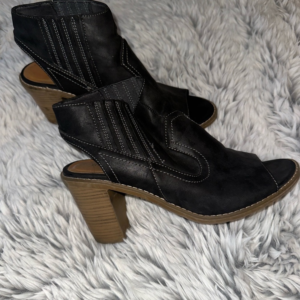 Maurices Black Heeled Boots with Tan Sole